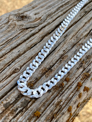 Open image in slideshow, Flat Curb Chain 6.4mm
